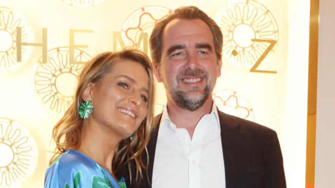 san-archaia-thea-yperkompsi-tatiana-mplatnik-vgike-me-ton-nikolao-sto-kentro-tis-athinas-kai-apotheothike-154359