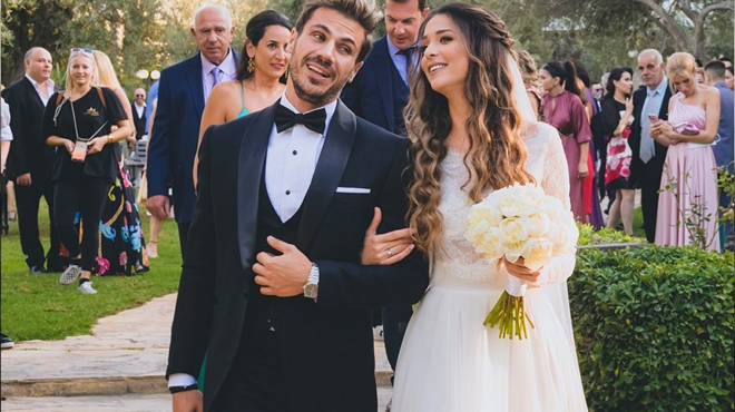 o-akis-petretzikis-vaftise-tin-kori-toy-to-spanio-onoma-oi-nonoi-amp-038-to-paramythenio-ktima-poy-egine-i-vaftisi-148008