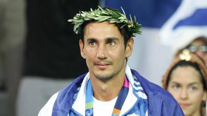 to-drama-toy-chrysoy-olympioniki-nikoy-kaklamanaki-trigyrnoysa-stoys-dromoys-epsachna-sta-skoypidia-148511