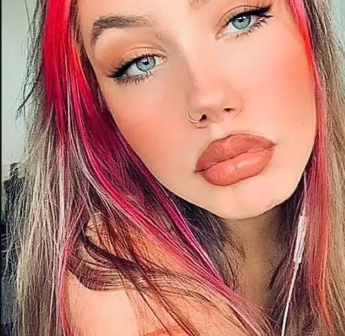 15χρονη μαθήτρια σκότωσε το παιδί της 