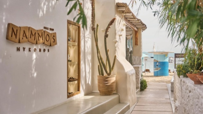 pagomara-stin-mykono-loyketo-sto-pio-diasimo-beach-bar-tis-choras-telos-epochis-gia-to-nammos-152295