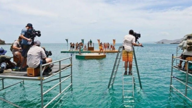 ton-evrise-gia-to-charti-ygeias-protofanes-epeisodio-me-paikti-amp-038-kameraman-sto-survivor-epenevi-o-atzoyn-150357