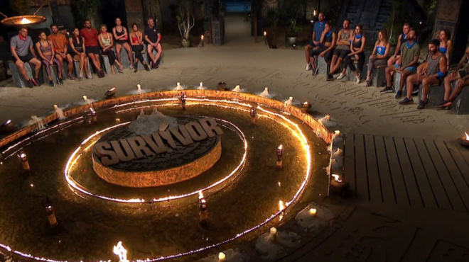 ton-krataei-me-nychia-amp-038-me-dontia-o-atzoyn-amp-8220-katarreei-amp-8221-to-survivor-to-favori-zitaei-oikeiotheli-apochorisi-148973