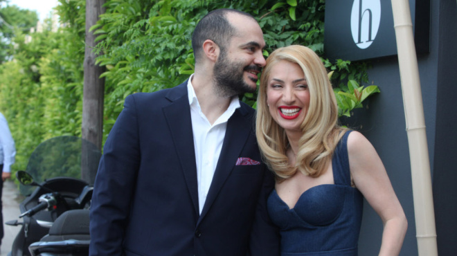 i-maria-iliaki-vaftise-tin-kori-tis-o-paramythenios-stolismos-to-chlidato-ktima-amp-038-to-yperocho-forema-tis-mamas-156135