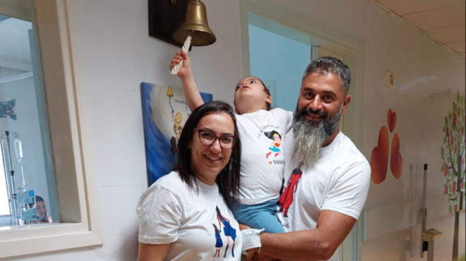 amp-8220-apopse-kanoyme-parti-spiti-mas-amp-8221-i-mikri-modestia-kerdise-ti-megalyteri-machi-kai-chtypise-to-kampanaki-tis-nikis-160102