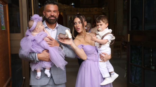 o-kostas-sommer-vaftise-tin-kori-toy-to-spanio-onoma-i-nona-amp-038-to-paramythenio-meros-poy-egine-i-vaftisi-156508