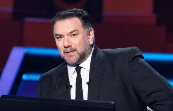 xana-dyskoles-ores-gia-ton-grigori-arnaoytogloy-konteyo-na-trelatho-den-milao-me-kanenan-159394