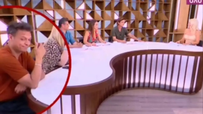 ton-amp-8220-ekapse-amp-8221-o-kameraman-i-gkrimatsa-toy-poympoyra-molis-mpike-sto-plato-i-menegaki-ta-amp-8220-eipe-amp-8221-ola-gia-ti-schesi-toys-160841