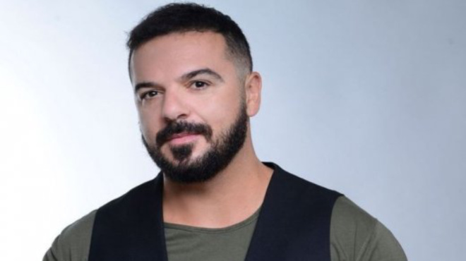 vazei-amp-8220-tafoplaka-amp-8221-sti-filia-toys-o-triantafyllos-amp-8220-den-tha-pao-sto-gamo-toy-saki-katsoyli-itan-aderfos-amp-038-me-prodose-amp-8221-160894