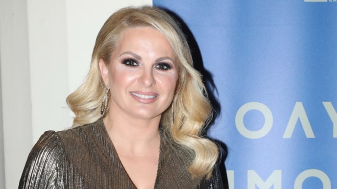 evale-se-oles-ta-gyalia-i-magda-tsegkoy-pige-ntymeni-etsi-sto-gamo-toy-michali-zampidi-amp-038-travixe-ta-flas-161262