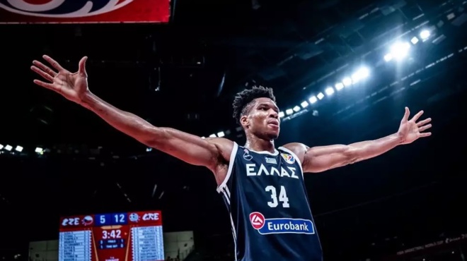 o-orismos-tis-chlidis-moiazei-me-kroyazieroploio-o-antetokoynmpo-agorase-vila-axias-10-000-000e-sto-psychiko-161394