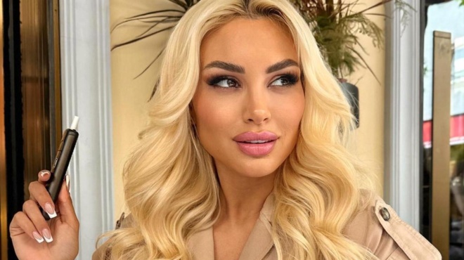 oli-i-mykonos-koitoyse-to-mpoysto-tis-i-alexandra-panagiotaroy-eklepse-ola-ta-vlemmata-me-ayto-poy-forese-156796