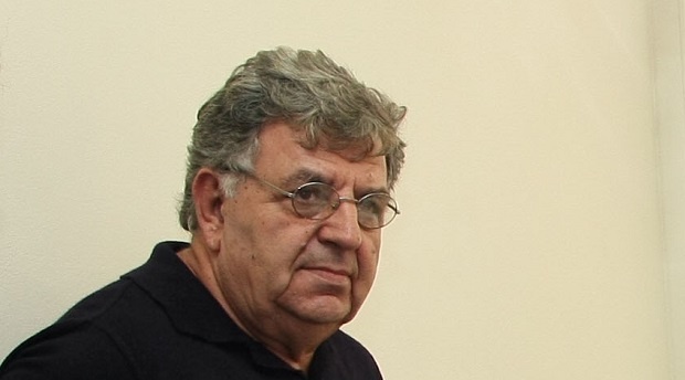 giannis-pachakis-iroas-giatros-epathe-emfragma-sti-genna-alla-synechise-amp-038-esose-ti-zoi-toy-moroy-162982