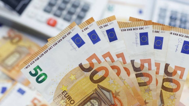 mpikan-sta-atm-apo-1-000-eos-50-000-eyro-elegxte-amesa-toys-trapezikoys-sas-logariasmoys-mporei-na-eiste-eseis-enas-apo-aytoys-164370