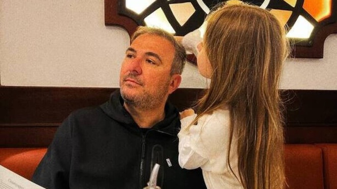 sygkinei-o-antonis-remos-tha-ithela-na-mporo-na-vlepo-tin-kori-moy-mechri-ta-vathia-moy-geramata-na-tin-pantrepso-164440