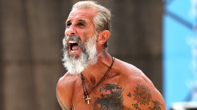 esy-eisai-poy-me-krazeis-o-takis-karagkoynias-ta-echose-ston-synergati-tis-faiis-skorda-157448