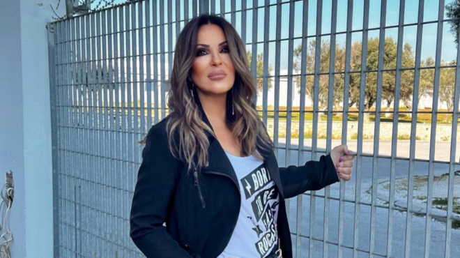 eisai-i-ntropi-toy-patera-soy-i-natalia-germanoy-spaei-ti-siopi-tis-kai-apanta-sta-scholia-enantion-tis-157633