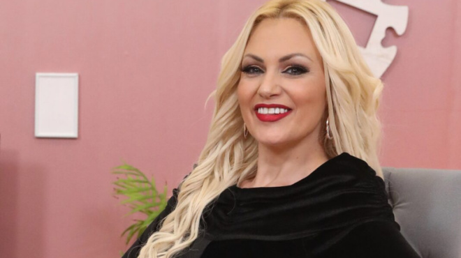 chorisan-5-mines-meta-to-gamo-aytos-einai-o-pateras-tis-koris-tis-gogos-garyfalloy-amp-8220-den-ton-eniosa-antra-moy-amp-8221-160081