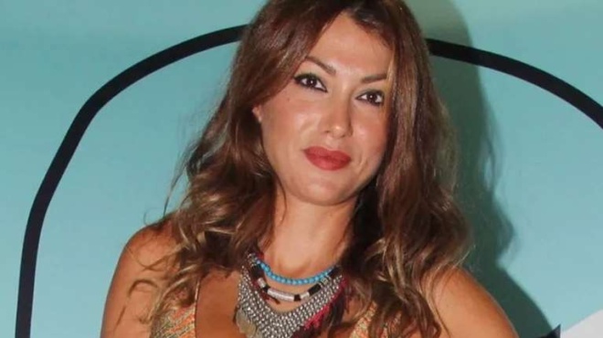 olo-to-diadiktyo-vgazei-to-kapelo-stin-klelia-renesi-me-3-varies-koyventes-eipe-poioi-eythynontai-gia-tis-pyrkagies-172456