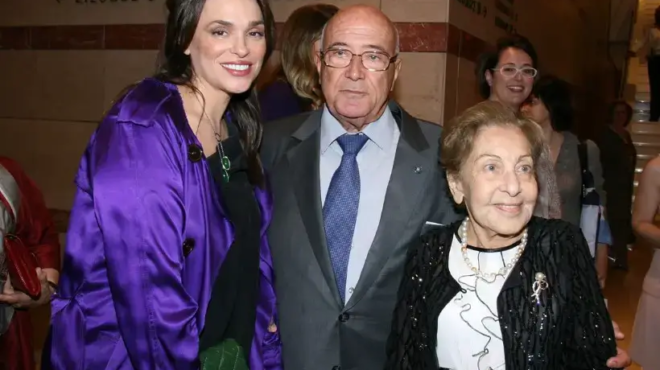 vary-penthos-gia-ti-silia-kritharioti-sto-pleyro-toy-syzygoy-tis-i-ellinida-schediastria-thrinos-stin-oikogeneia-tis-166112