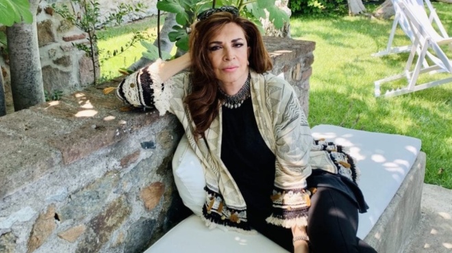 me-magio-choris-retoys-kai-filtra-i-mimi-ntenisi-sta-70-tis-vazei-kato-40ares-167140