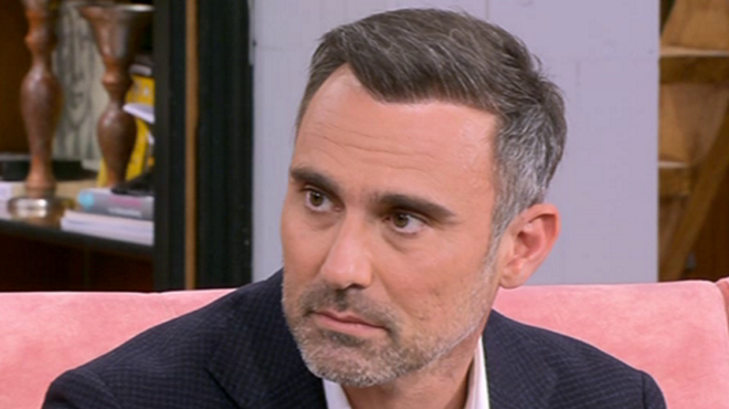 kapoytzidis-kata-liagka-milaei-gia-toys-gkei-choris-na-xerei-ti-leei-asto-re-file-na-ta-pei-kapoios-allos-167211