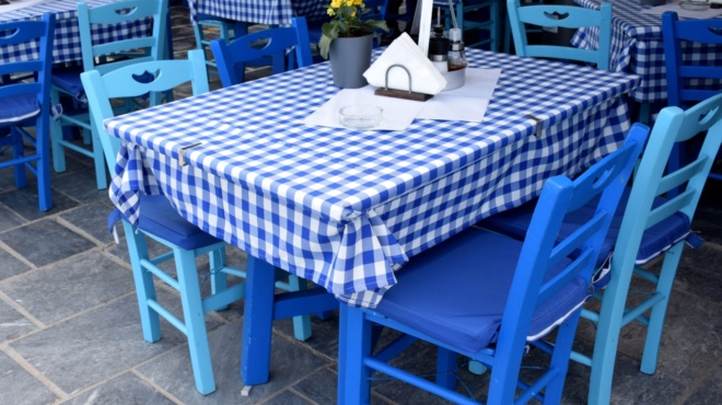 amp-8220-siga-vre-trachana-min-kaname-kai-2-vdomades-amp-8221-idioktitis-tavernas-apanta-stis-kritikes-amp-038-amp-8220-gonatizei-amp-8221-to-diadiktyo-168584