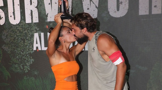 o-sakis-katsoylis-eipe-ayto-poy-tha-ithele-na-akoysei-kathe-gynaika-thelo-i-marialena-na-einai-i-mitera-ton-paidion-moy-168863