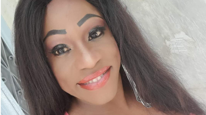 konta-ston-dolofono-tis-46chronis-trans-i-el-as-ta-dyo-stoicheia-poy-deichnoyn-to-kinitro-toy-drasti-168704