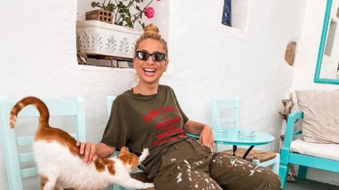 amp-8220-echo-xypnisei-apo-tis-8-amp-8221-i-maria-iliaki-xanapige-mykono-meta-apo-20-chronia-kai-eipe-ayto-poy-ligoi-paradechontai-166910