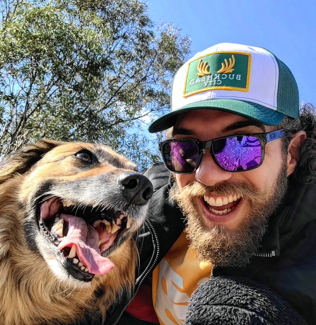 Γιώργος Κόρομι σκυλίτσα 