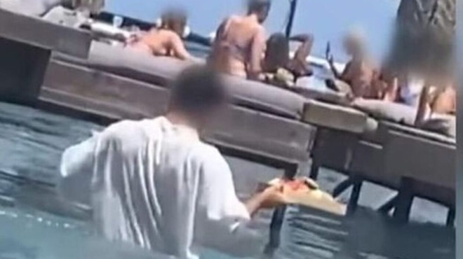 rodos-opos-leme-amp-8230-lalakis-o-eisagomenos-i-profitiki-skini-apo-tainia-toy-1984-me-ton-servitoro-kolymviti-165549