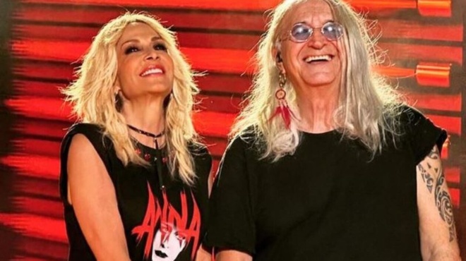 svino-ti-diathiki-poy-ekana-i-anna-vissi-apoklirose-ti-sofia-karvela-gia-timoria-178563