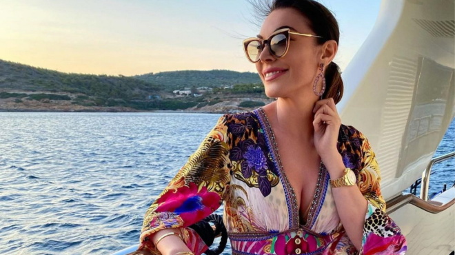 kormi-30aras-sta-53-tis-i-tatiana-stefanidoy-xaplose-stin-ammo-me-ta-dimetra-podia-tis-amp-038-magnitise-ola-ta-vlemmata-178683