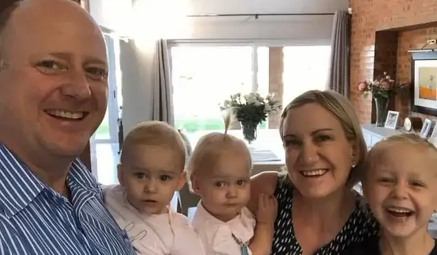 sparagmos-gia-ta-3-nekra-aggeloydia-pnigikan-mechri-thanatoy-apo-ti-mitera-toys-oi-teleytaies-tragikes-stigmes-toys-176247