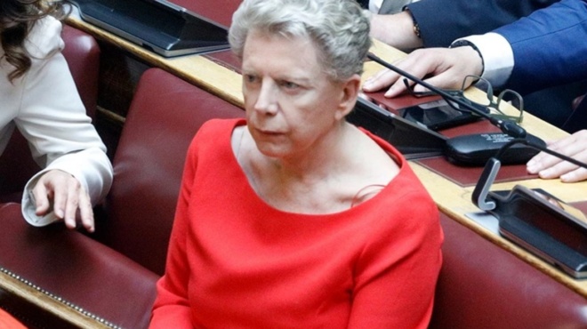 polles-chiliades-eyro-gia-toys-ellines-voyleytes-tosa-lefta-mpainoyn-kathe-mina-ston-logariasmo-toys-180688