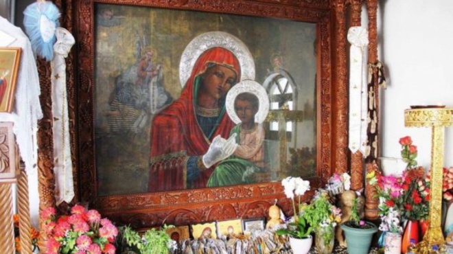 pigan-na-metakinisoyn-ti-thaymatoyrgi-eikona-tis-panagias-tsampikas-alla-toys-perimene-mia-dysaresti-ekplixi-180974