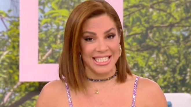 molis-oi-pelates-katalavan-poia-einai-archisan-tis-foto-soysoyro-se-kafe-tis-glyfadas-me-gnosti-tragoydistria-182194