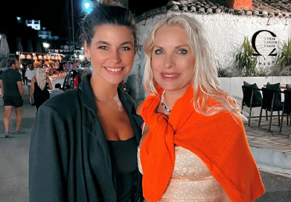 Ελένη Μενεγάκη instagram