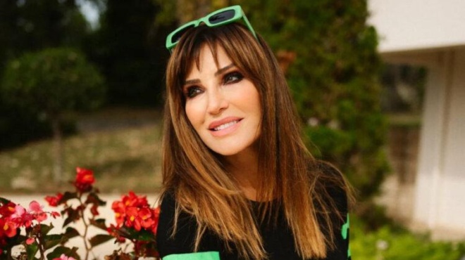 ekane-makrovoyti-sti-thalassa-amp-038-oloi-ti-thaymasan-i-viky-chatzivasileioy-sta-59-tis-echei-to-oraiotero-kormi-tis-elladas-177348