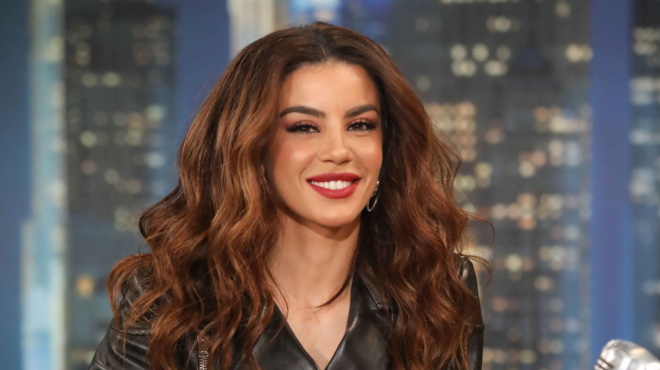 koiliakoi-fetes-kormi-lampada-i-eirini-papadopoyloy-me-magio-echei-to-pio-gymnasmeno-soma-stin-ellada-177669