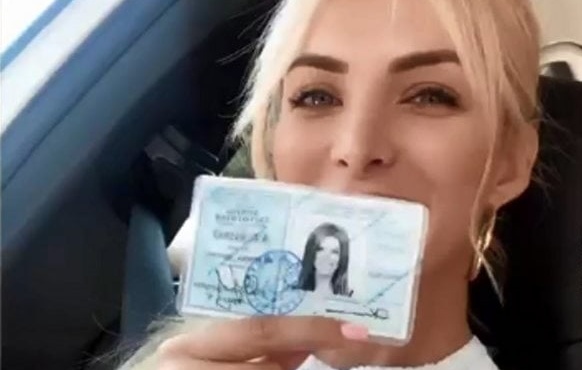 ta-aschimopapa-poy-eginan-kyknoi-13-diasimes-ellinides-poy-omorfynan-poly-amp-038-eginan-agnoristes-mesa-sta-chronia-181908