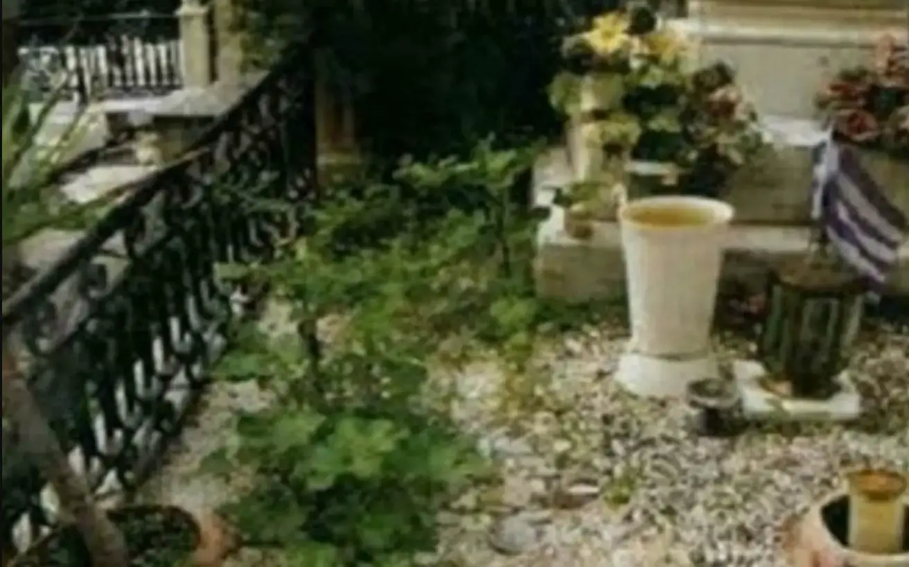 Δημήτρης Παπαμιχαήλ τάφος 