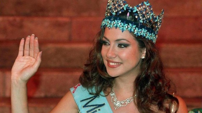 xanthia-panypsili-me-analogies-monteloy-i-20chroni-kori-tis-eirinis-skliva-xeperna-se-omorfia-amp-038-tin-kalloni-mama-tis-181514