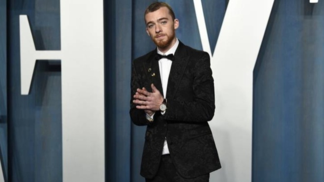 matheytikan-ta-dysaresta-nekros-xafnika-sta-25-toy-o-agapimenos-ithopoios-1-evdomada-meta-to-thanato-toy-patera-toy-173827