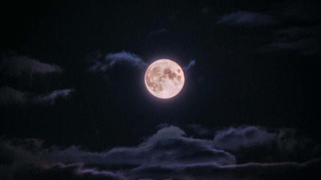 allazoyn-ola-me-to-thlimmeno-feggari-4-zodia-tha-epireastoyn-kathoristika-apo-tin-panselino-leei-i-asi-mpilioy-182254