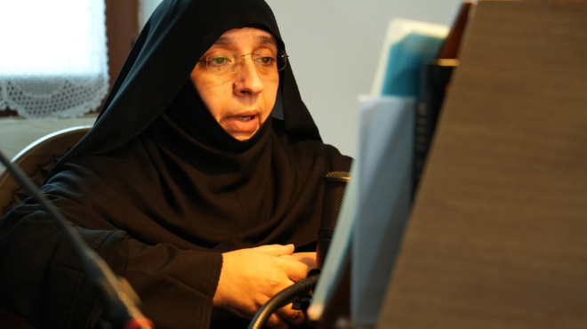 gerontissa-mariam-skorda-i-igoymeni-influencer-poy-amp-8220-saronei-amp-8221-sto-youtube-me-pano-apo-2-ekat-followers-178397