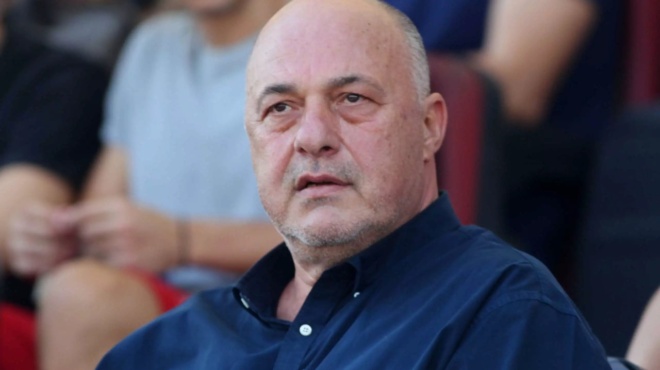 i-yposchesi-mpeoy-an-xanavgei-dimarchos-ayto-poy-tha-kano-ego-gia-6-mines-na-to-kanoyn-oi-voyleytes-gia-2-185631