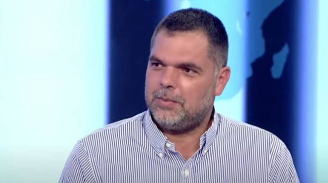 dimitri-papanikolaoy-enas-yperochos-anthropos-i-anagnosimotita-me-voithise-ochi-na-aisthantho-xana-spoydaios-alla-chrisimos-188774