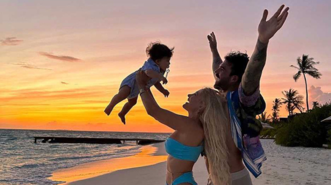 elampan-apo-eytychia-paramythenia-vaftisi-gia-toyni-alexandroy-i-koykla-mama-to-ktima-amp-038-oi-lamperoi-kalesmenoi-189432